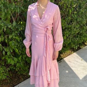 Rachel Parcell Seersucker Long Sleeve True Wrap Dress 
Size: xs